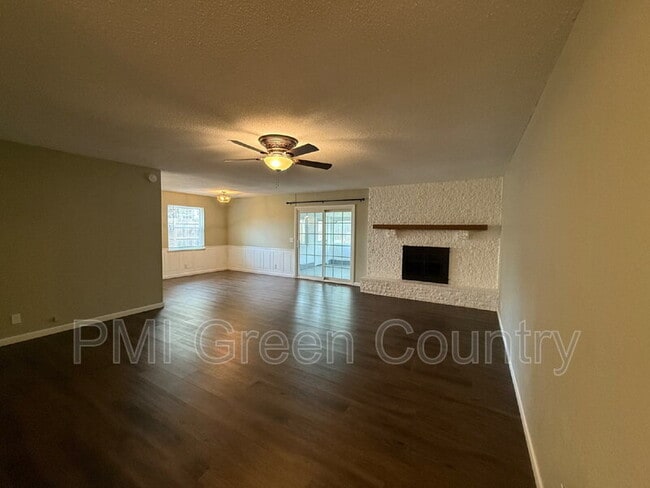 Foto del edificio - 2019 S Gum Ave