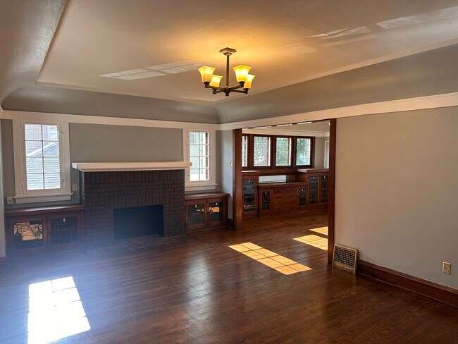 Building Photo - 7526 Lincoln Pl