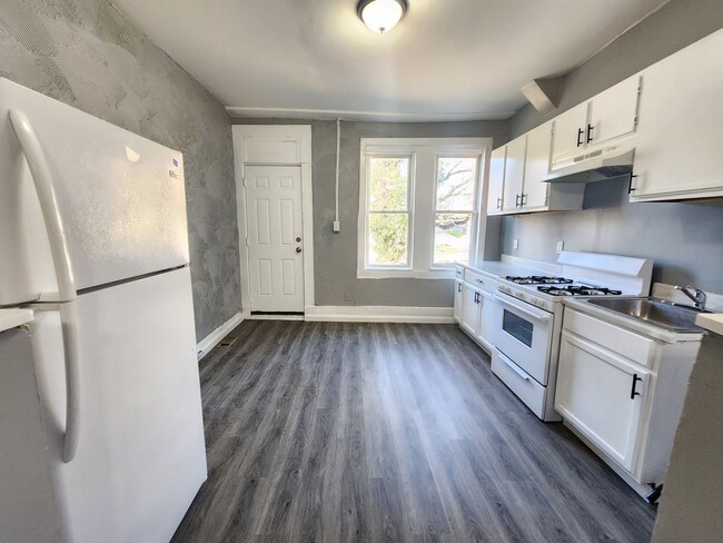 Foto del edificio - Spacious 3 Bedroom Home  In West Baltimore