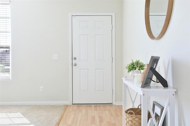 Foto del edificio - 927 Coffee Mill Creek Ln