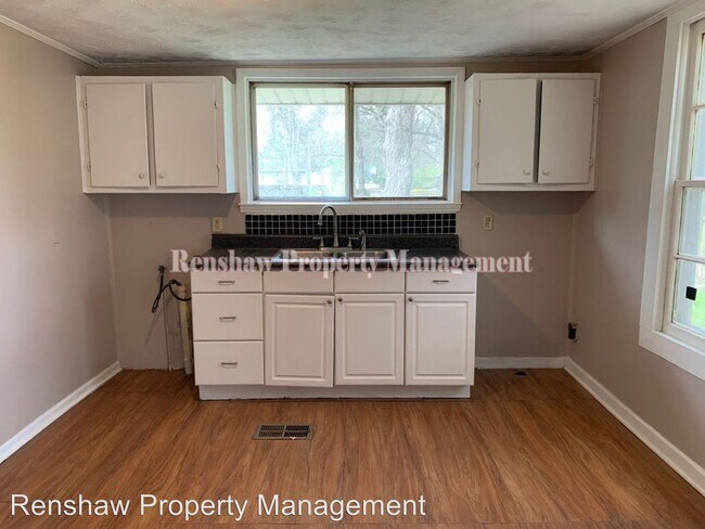 Building Photo - 3 br, 1 bath House - 797 N. Highland St.