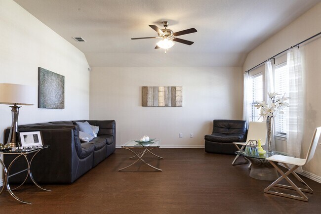 Building Photo - 14569 Gorge Dr