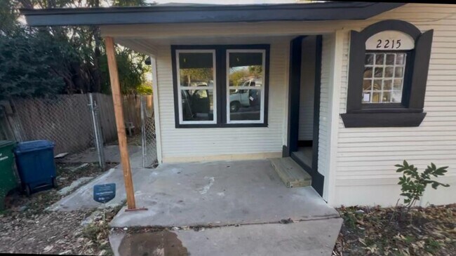 Photo - 2215 N Elmendorf St Apartment