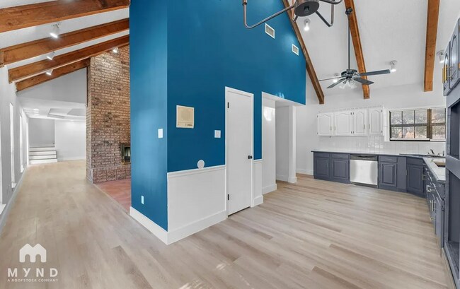 Foto del edificio - 1215 Spring Lake Dr