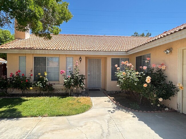 Foto del edificio - Renovated Spacious East Lancaster Single Story Home