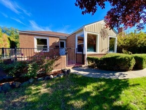 Building Photo - 225 N 27th Ave