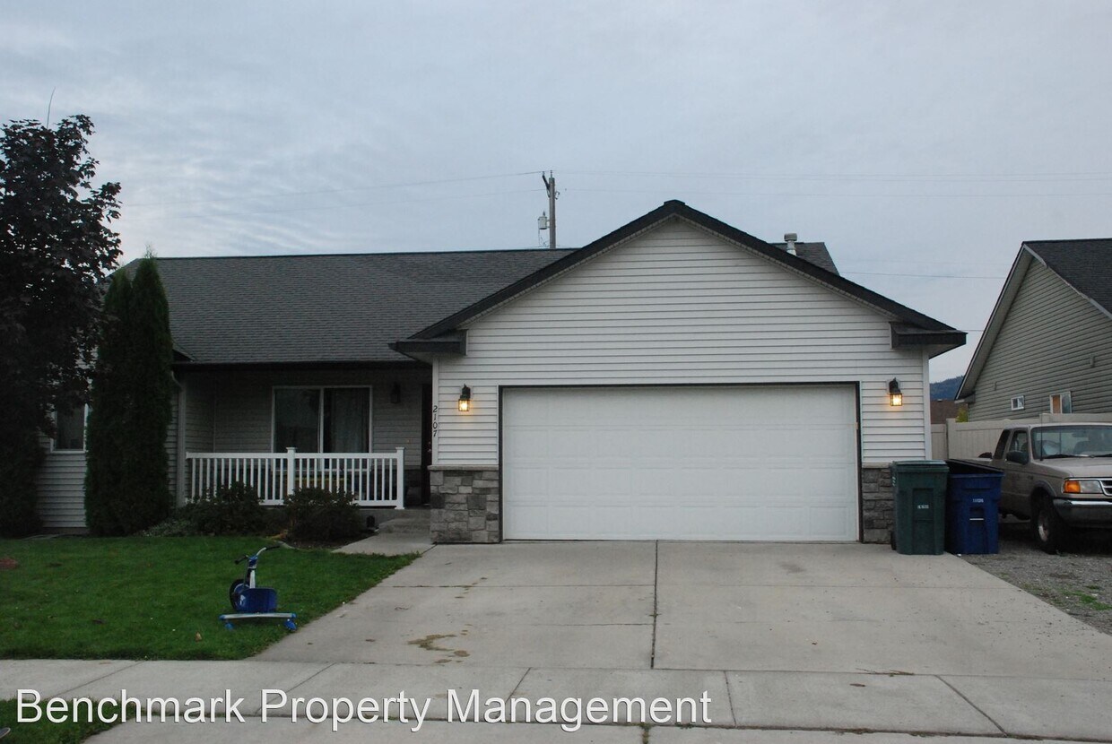 Foto principal - 3 br, 2 bath House - 2107 Wagon Trail Loop