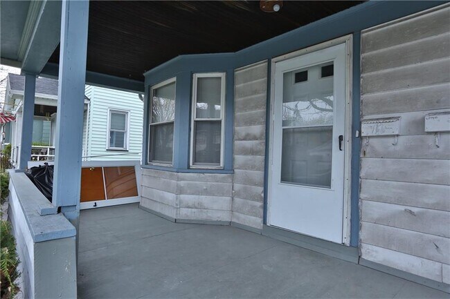 Building Photo - 430 Ridgeway Ave