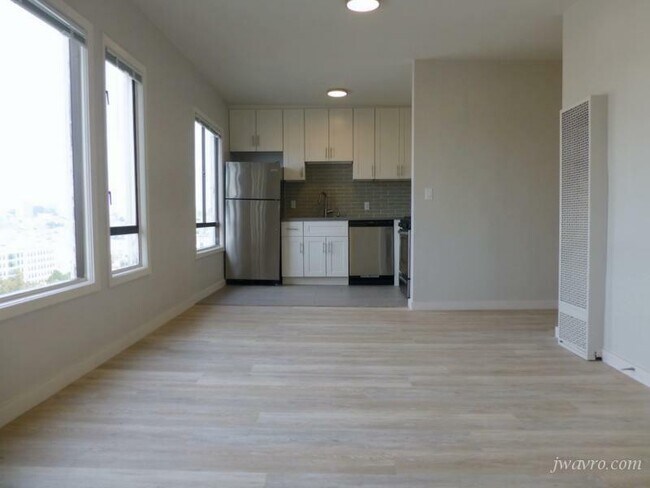 Building Photo - 70 Terra Vista Ave