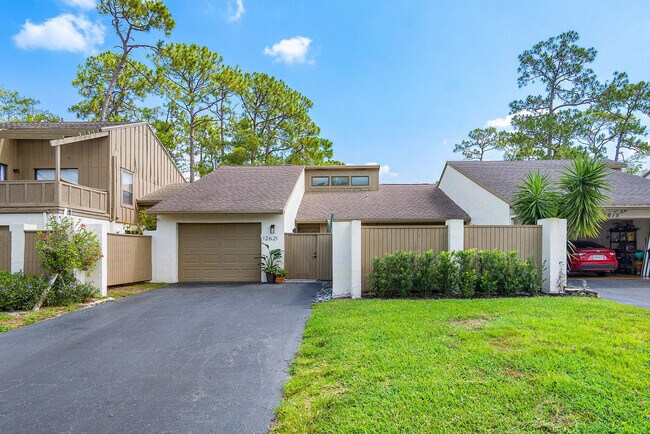 Foto del edificio - 12621 Shady Pines Ct