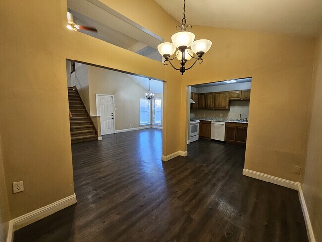 Foto del edificio - $2000 MESQUITE- Beautiful home with open f...