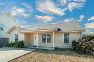 Building Photo - 108 Live Oak Cir