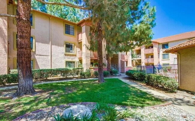 Building Photo - **Private 1 bed / 1 bath Condo in Carmel M...