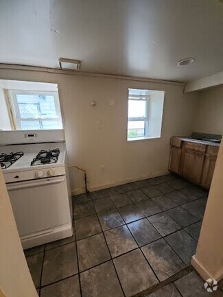 Building Photo - 2474 S 5th Pl