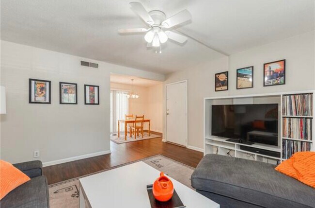 Foto del edificio - 2606 Park Rd