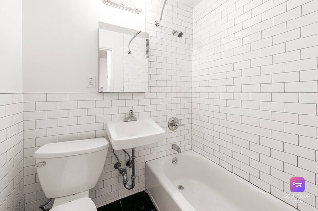 Building Photo - 354 E 83rd St