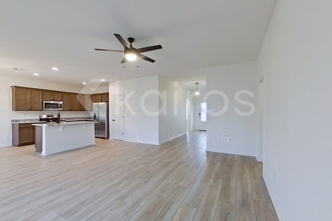 Building Photo - 300 Carencro St