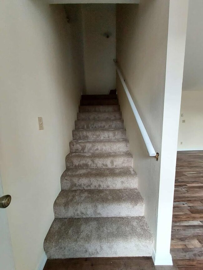 Building Photo - 550 Front St