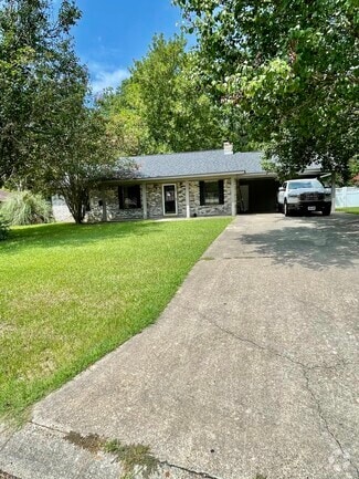 Building Photo - 206 Timber Ln St