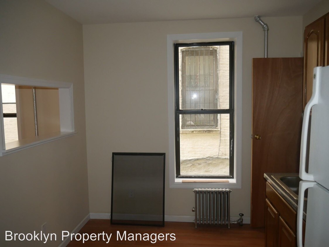Primary Photo - 227 56th St