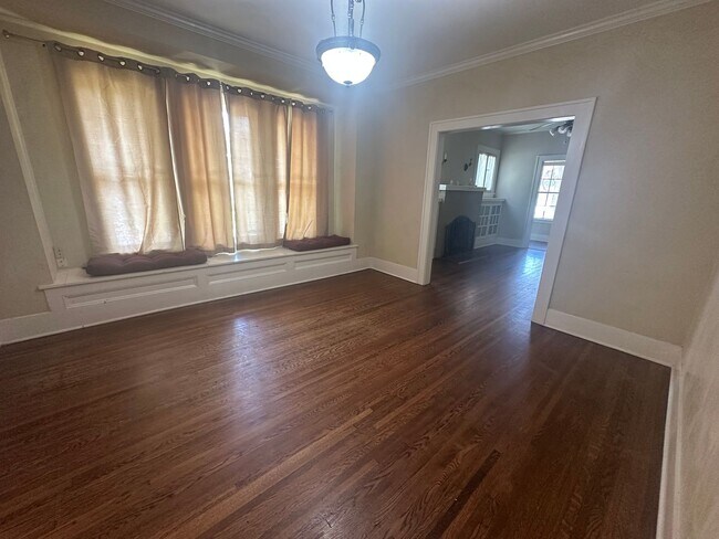 Foto del edificio - Gorgeous 4 Bedroom Home in South Highland