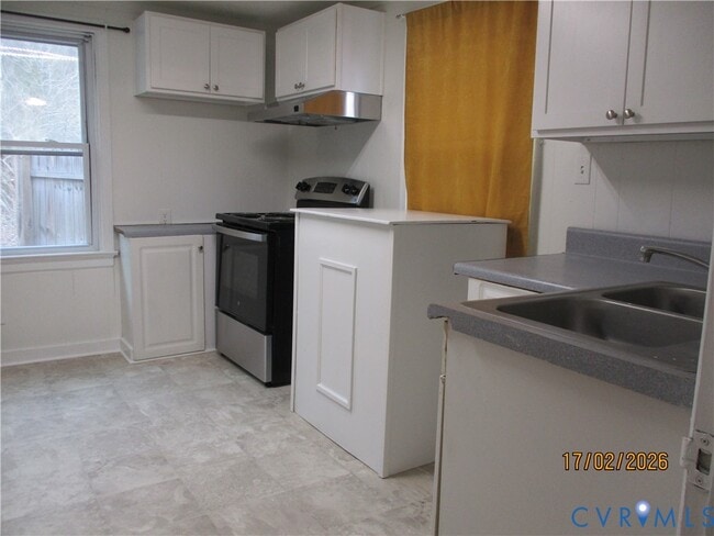 Building Photo - 13068 Cedar Ln