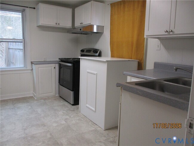 Foto del edificio - 13068 Cedar Ln