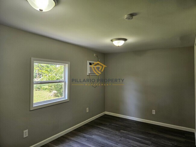 Foto del edificio - 2804-2806 Raible Ave.