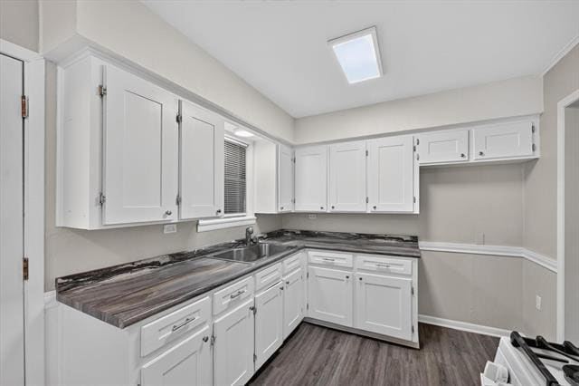 Building Photo - 208 D St