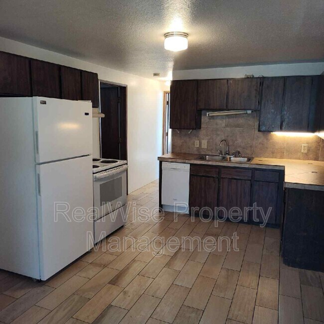 333 S Old Pacific Hwy Unit 1, Myrtle Creek, OR 97457 Condo for Rent