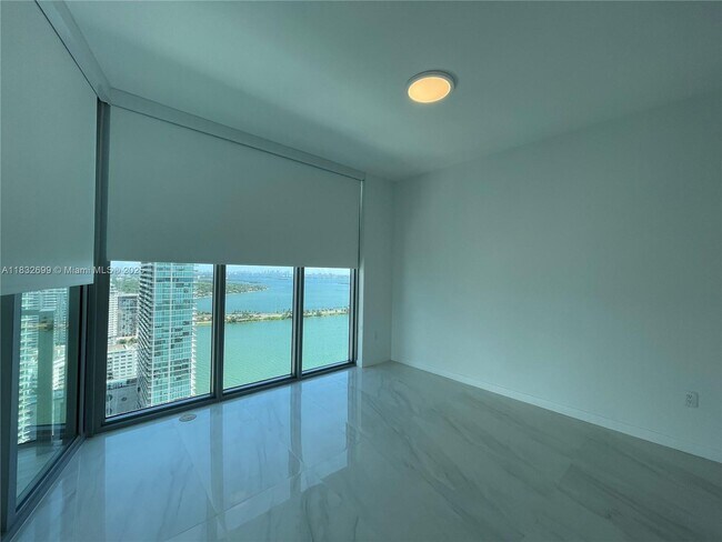Foto del edificio - 2900 NE 7th Ave