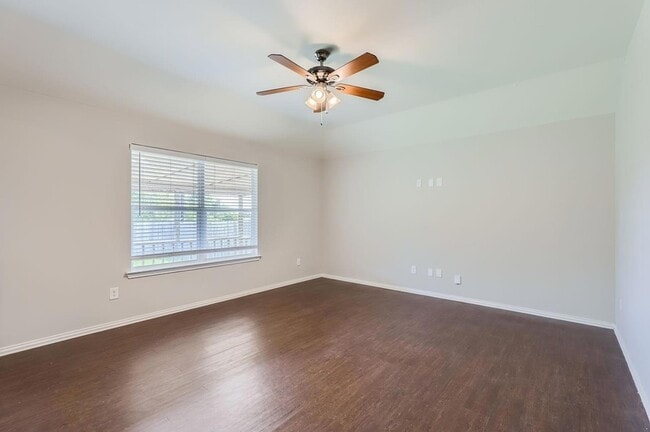 Building Photo - 260 Meadowcrest Dr