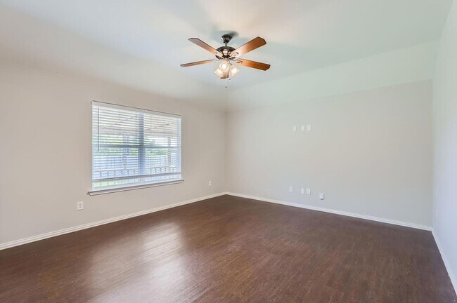 Foto del edificio - 260 Meadowcrest Dr