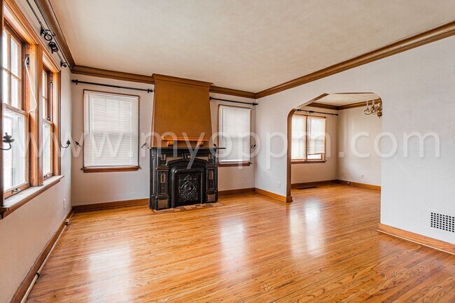 Photo - Unique 2 Bedroom / 1 Bathroom Duplex | Bla... House