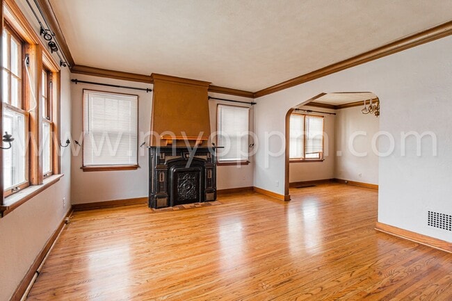 Building Photo - Unique 2 Bedroom / 1 Bathroom Duplex | Bla...