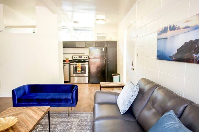 Foto del edificio - 604 E 8th St