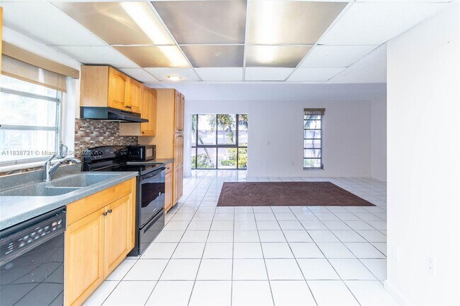 Foto del edificio - 3862 NE 171st St