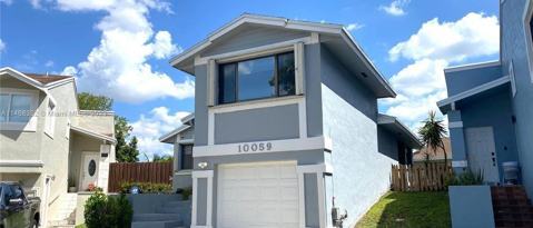 Primary Photo - 10059 SW 218th St