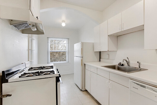 Building Photo - Corona Court Apartments