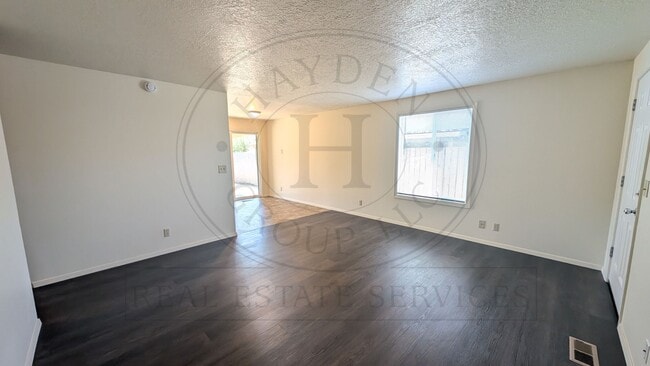 Building Photo - 3134 Brittany Dr