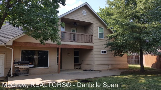 Building Photo - 5 br, 3 bath House - 734 W. 38th St.