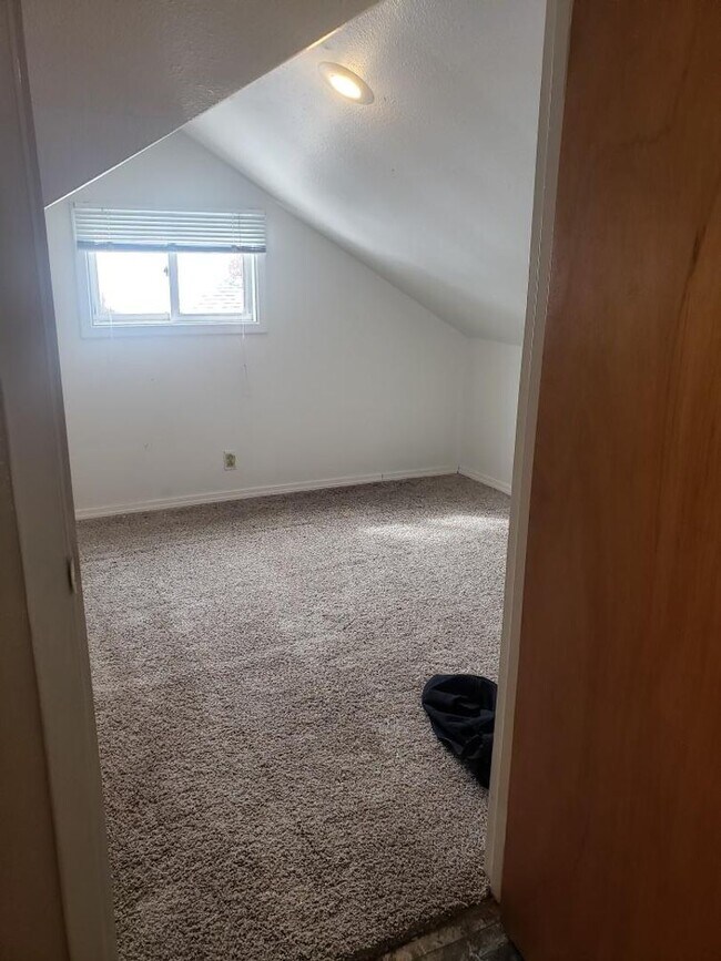 Foto del edificio - 638 Miles Ave