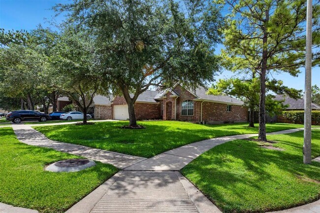 Foto del edificio - 3131 Stratford Pointe Dr