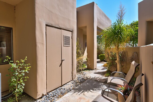 Foto del edificio - 28916 Isleta Ct