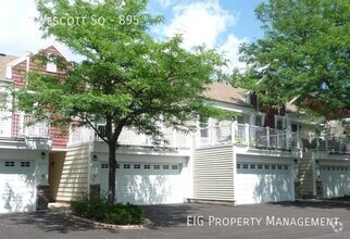 Building Photo - 895 Wescott Square