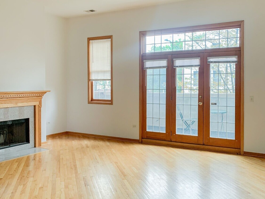 Foto principal - 2535 N Southport Ave