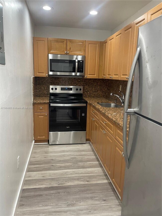 Foto del edificio - 4709 NW 7th St