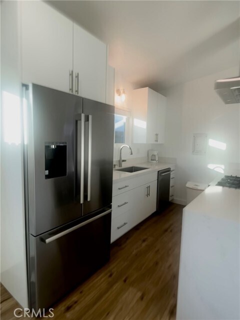 Building Photo - 1144 W Balboa Blvd