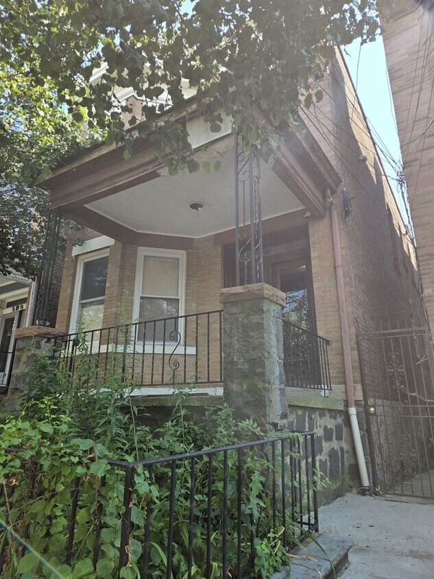 Primary Photo - 131 64th St
