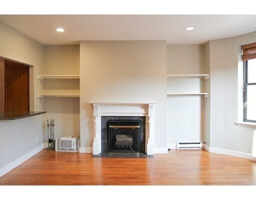 Building Photo - 5 Albemarle St